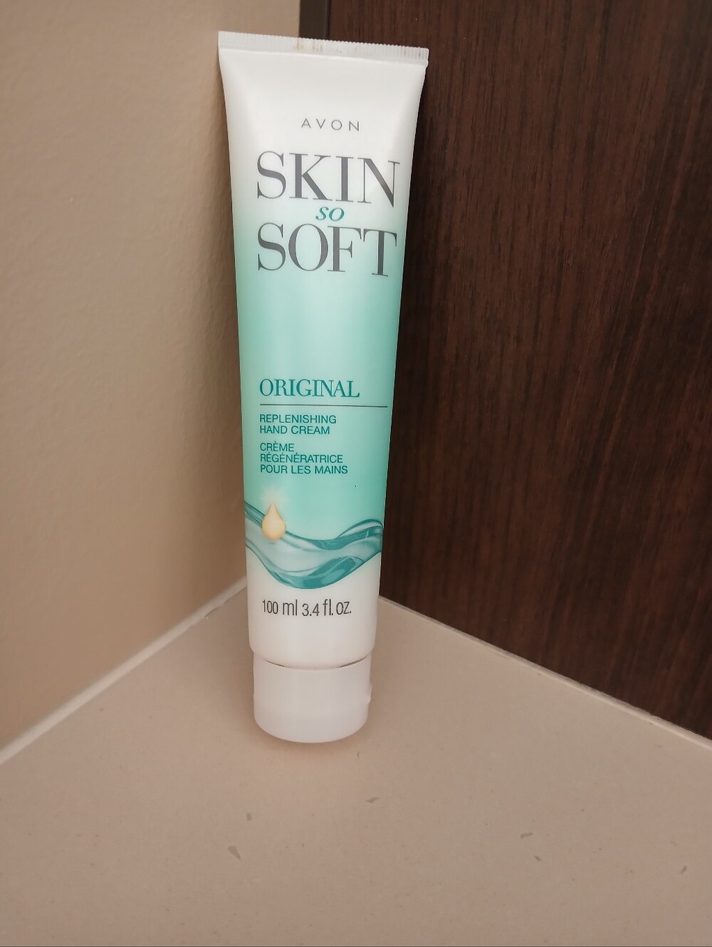 Avon Skin So Soft Mint Green Replenishing Hand Cream. 3.4 Ounces. New.